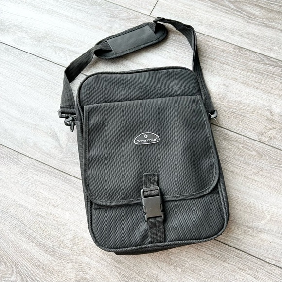 Samsonite Royal Traveller Two In One - Day To Duffle Bag - Picture 1 of 13